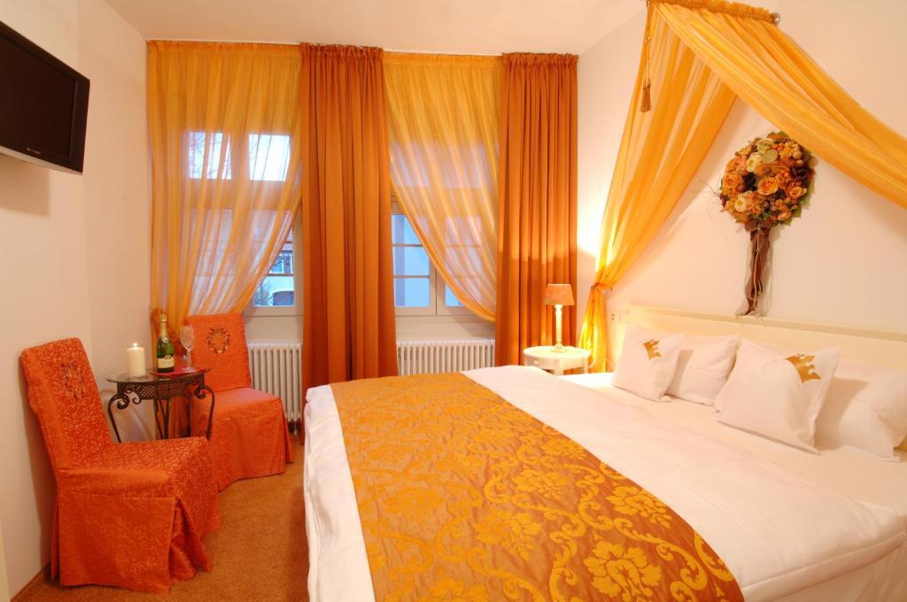 Zur Goldenen Krone Ladenburg Room photo